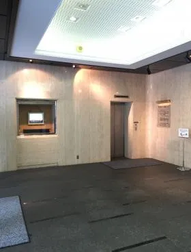 岩清日本橋ビルの外観