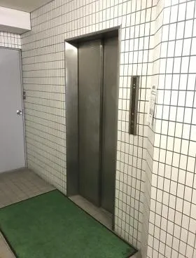 久松町ロータリービルの外観