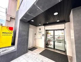 AS ONE 日本橋 Eastの外観