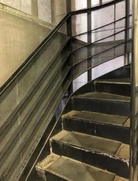 日新中央ビルの外観