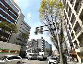 Biz Feel東日本橋(旧:アーネスト)ビルの外観