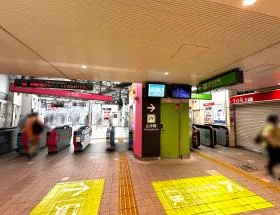 五反田東急スクエア直結の改札から出る（山手線・池上線）