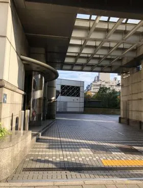 養命酒ビルの外観