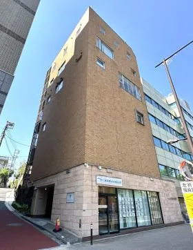 コロンビア代々木公園ビルの外観