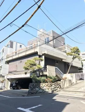 西山邸ビルの外観