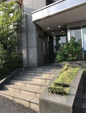 サエグサ代々木公園ビルの外観