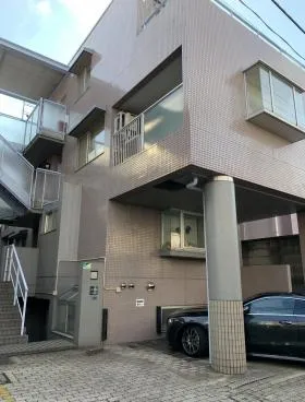 シャトー代々木上原ビルの外観