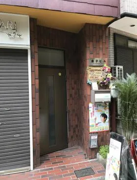 金子ビルの外観