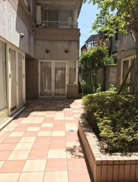 フレスカ代々木上原Ⅱビルの外観