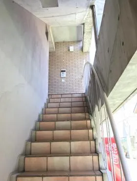 フレスカ代々木上原Ⅱビルの外観