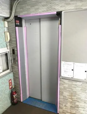 幡ケ谷コーエイマンションビルの外観