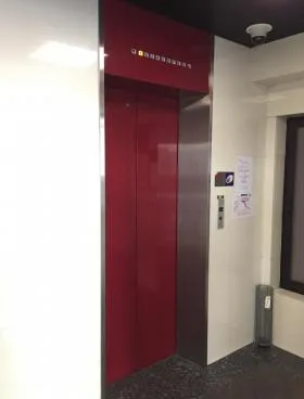 深津ビルの外観