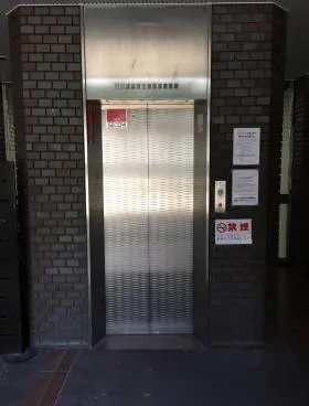 リッツパラシオビルの外観
