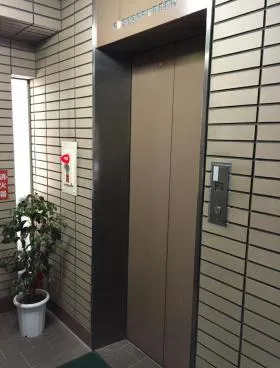 長谷川ビルの外観