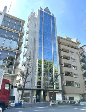 神山町並木ビルの外観