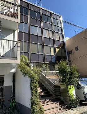 UTS幡ケ谷ビルの外観