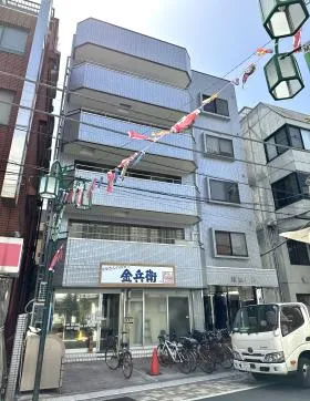 翔原ビルの外観