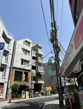 翔原ビルの外観