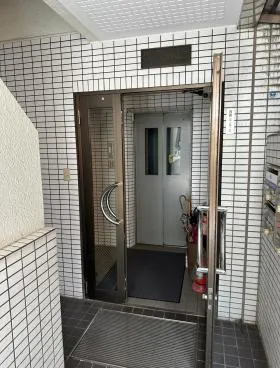 ルネ代々木上原ビルの外観