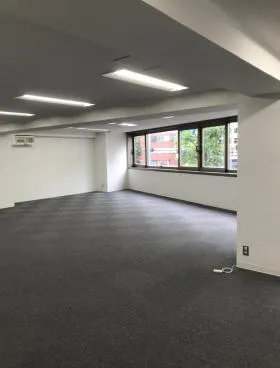アーバンスクエア神田ビルの外観