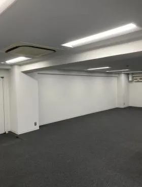 アーバンスクエア神田ビルの外観