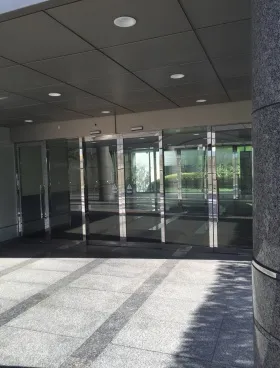 ニチレイ明石町ビルの外観