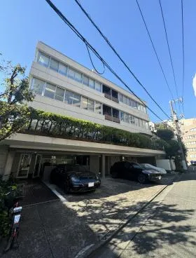 TAKIビル原宿の外観