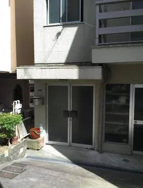 一生ビルの外観