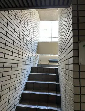 KNビルの外観