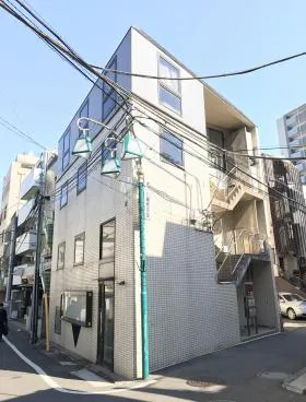 サンパークビルの外観