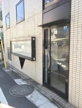 サンパークビルの外観