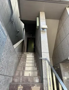 レオマックビルの外観