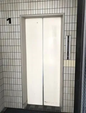 三王ビルの外観
