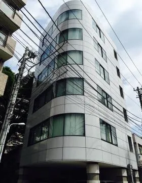 エスティ21ビルの外観
