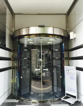 TSK笹塚ビルの外観