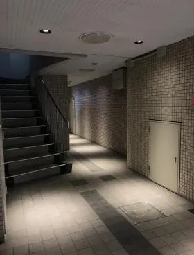 サングローリービルの外観