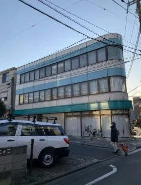 初台ビルの外観