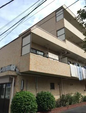 シャトー初台の外観