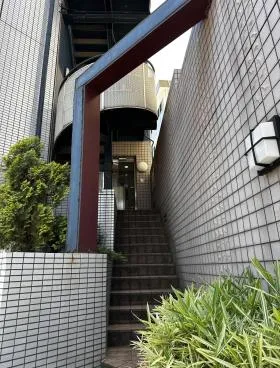 MGビルの外観