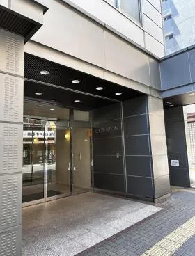 京王初台駅ビルの外観