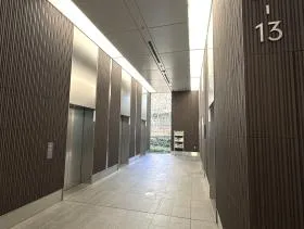 アークヒルズサウスタワーの外観