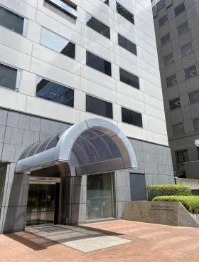 岩波書店一ツ橋ビルの外観
