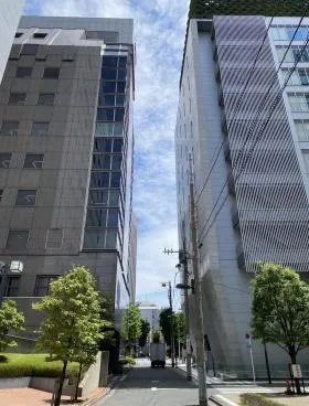 岩波書店一ツ橋ビルの外観