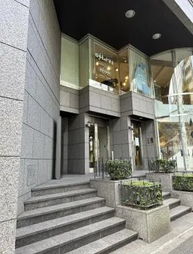 C&Kビルの外観