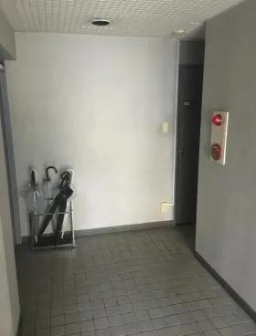 開花ビルの外観