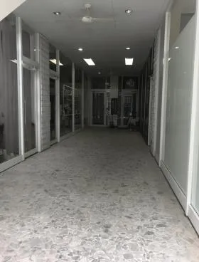 DHビルの外観