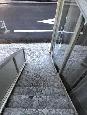 DHビルの外観