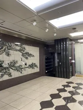 西新宿KNビルの外観