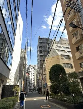 西新宿KNビルの外観