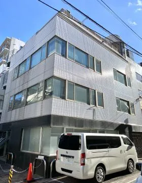 日祥ビルの外観